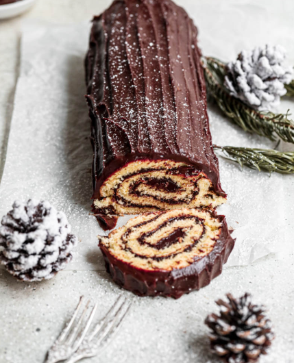 Yule Log Cake (Bûche de Noël)