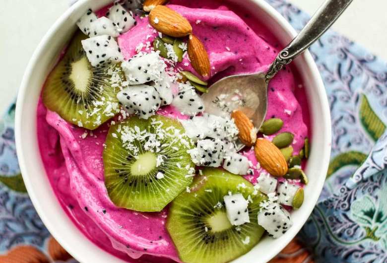 Dragon Fruit Smoothie Bowl